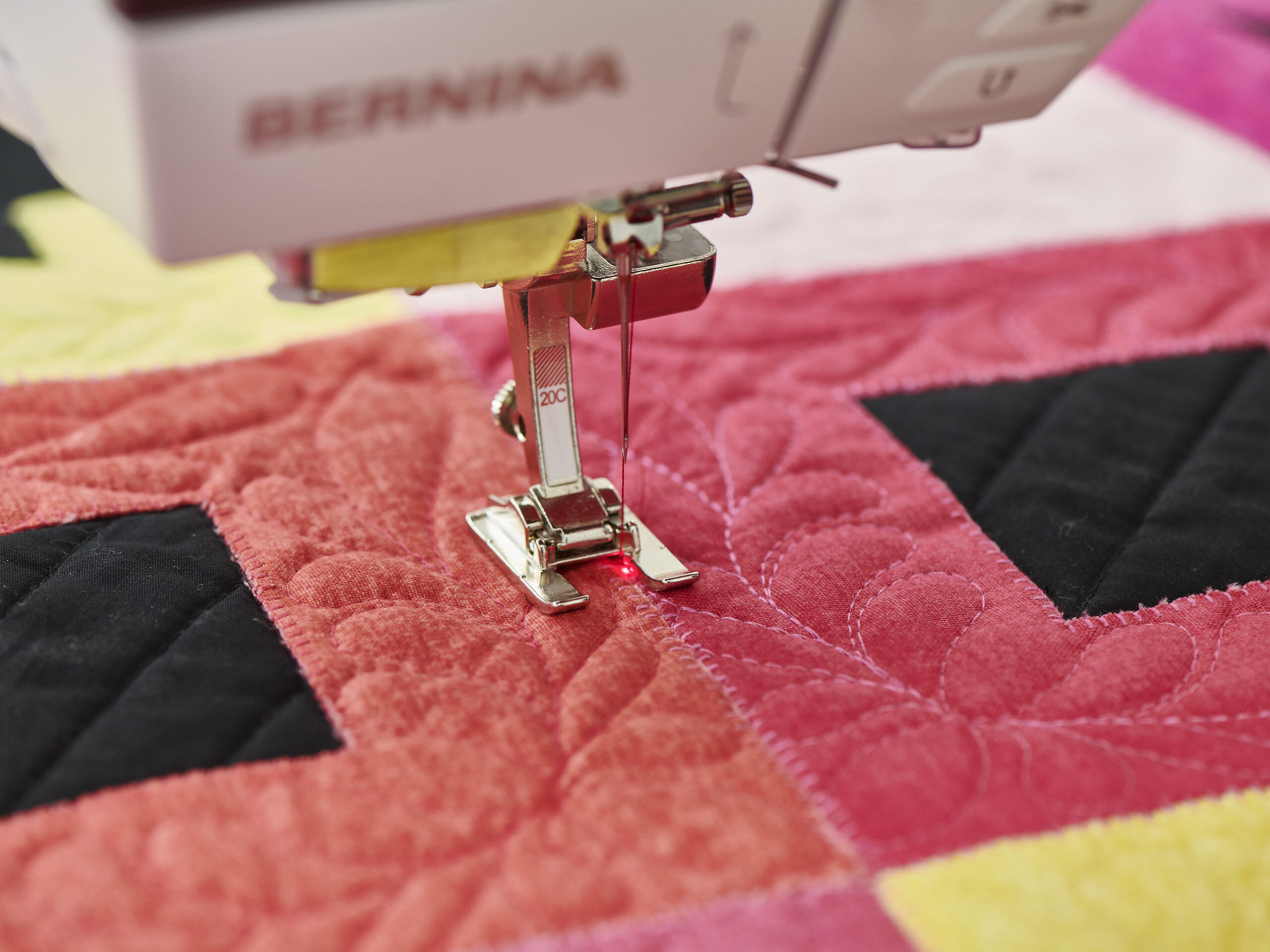 Bernina 790 PRO naai- en borduurmachine - Afbeelding 4